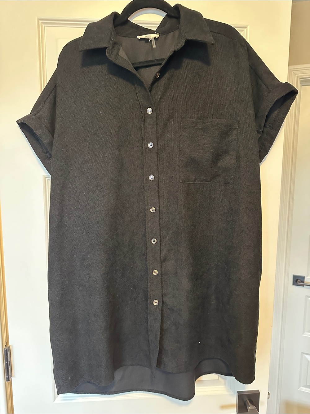 entro Black Short-Sleeve Button-Down Shirt Dress